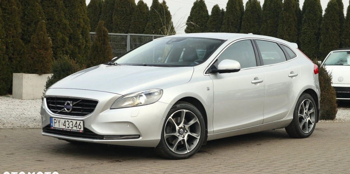 Volvo V40 cena 55900 przebieg: 154000, rok produkcji 2016 z Słupca małe 379